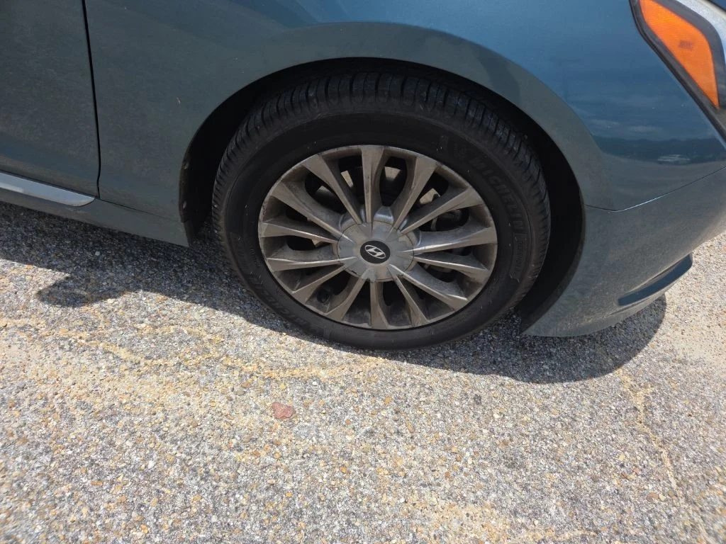 Used 2015 Blue Hyundai Limited image 16