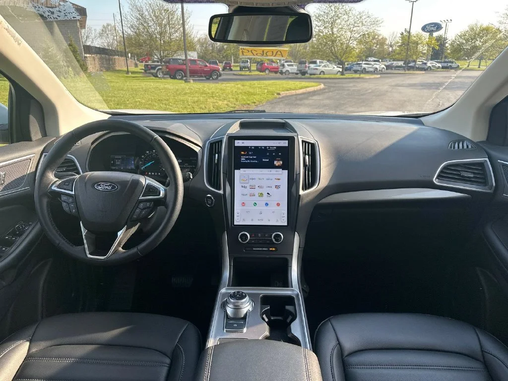 Used 2023 White Ford SEL image 4