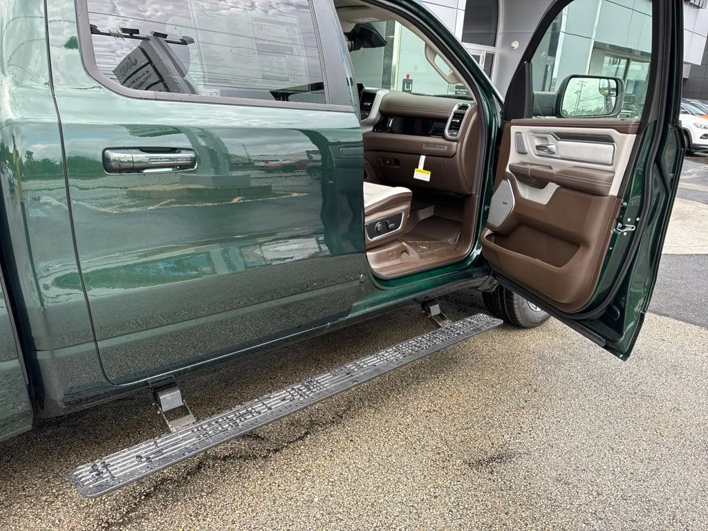 New 2026 Serrano-Green Metallic Exterior Paint RAM Laramie image 19