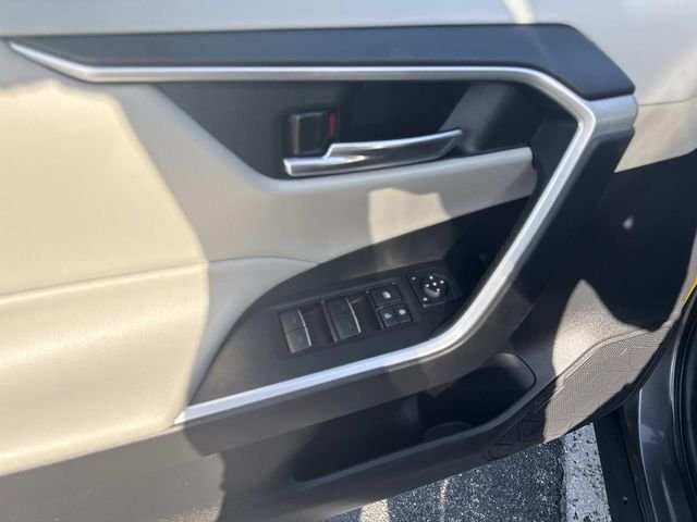 Used 2022 Magnetic Gray Metallic Toyota XLE image 18