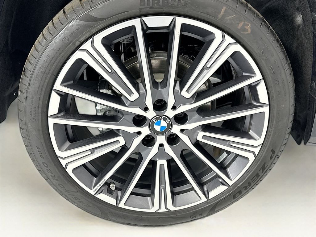 Used 2026 Jet Black BMW xDrive28i image 32