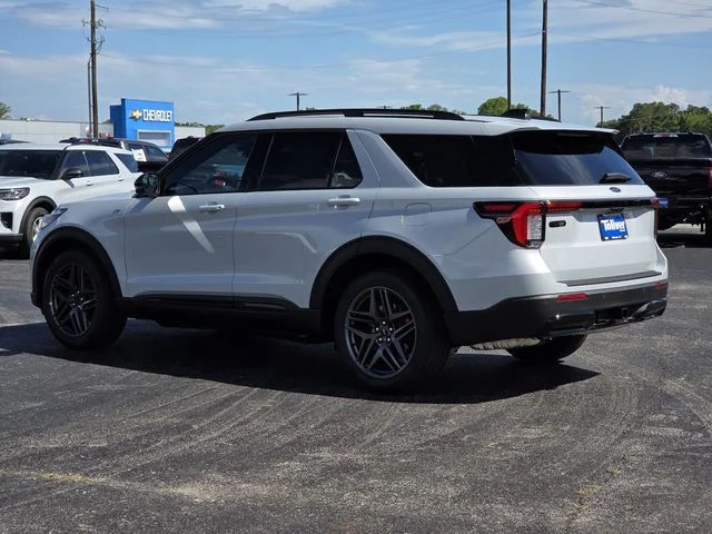 New 2026 Space White Metallic Ford ST-Line image 4