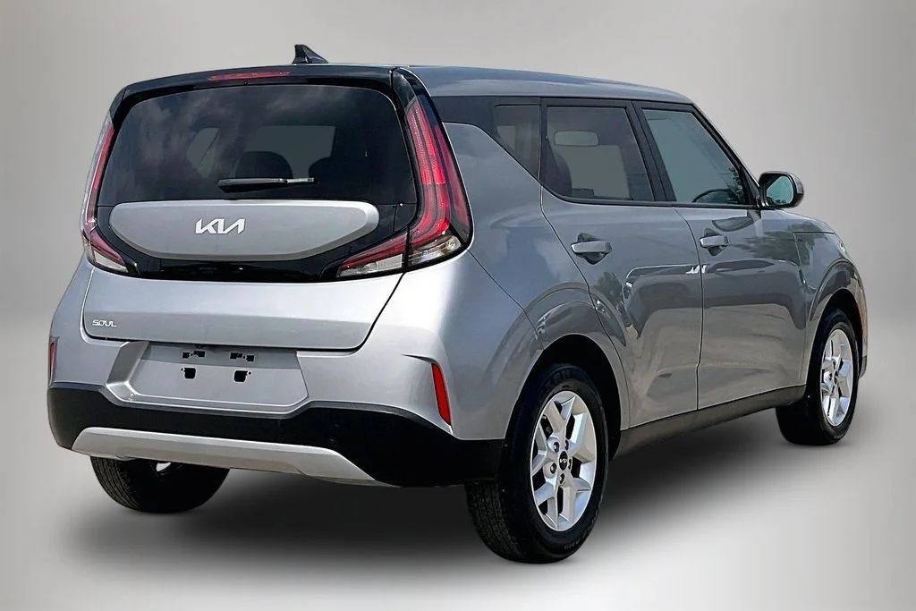 Used 2025 Gray Kia LX image 5