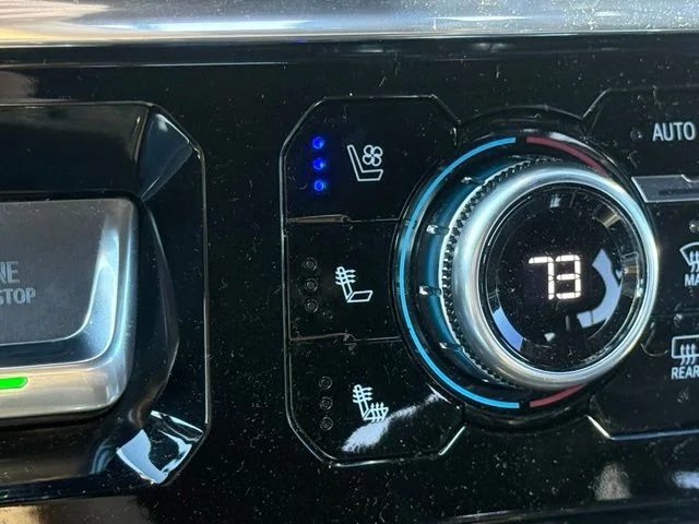 Used 2025 Silver GMC Denali image 25