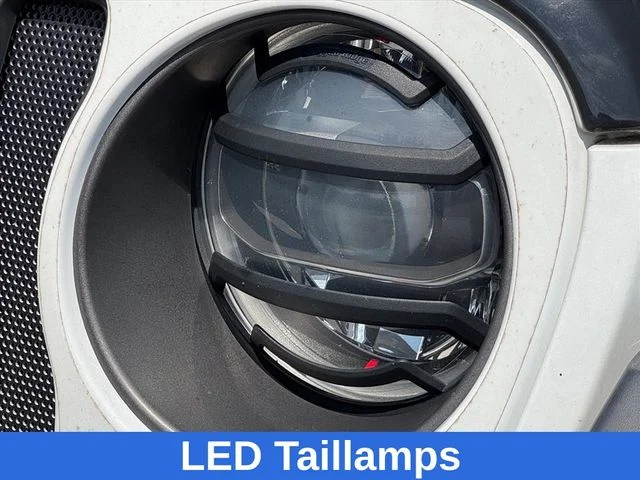 Used 2018 White Jeep Unlimited Rubicon image 27