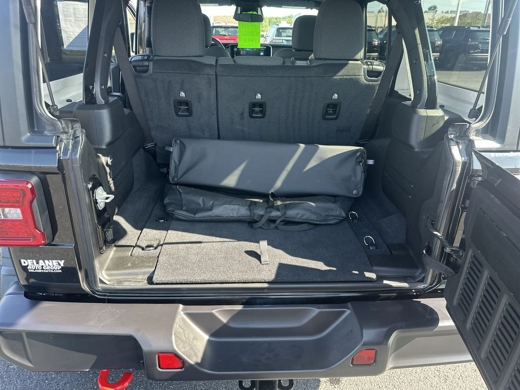 Used 2026 Black Jeep Rubicon image 29