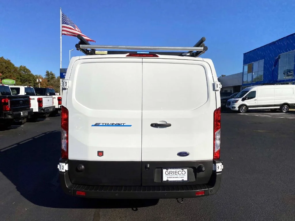 Used 2024 White Ford  image 4