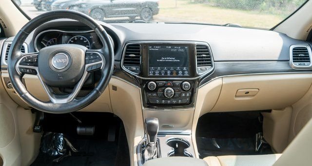 Used 2021 White Jeep Limited image 16