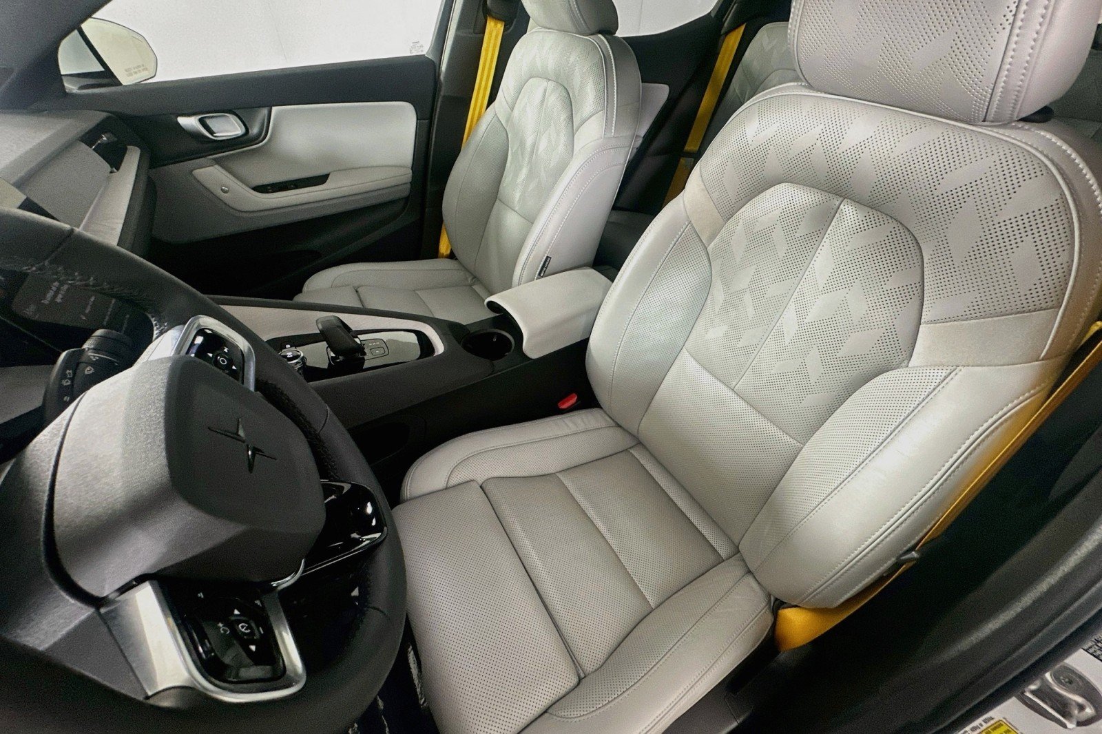 Used 2024 Snow Metallic Polestar Performance Plus image 16