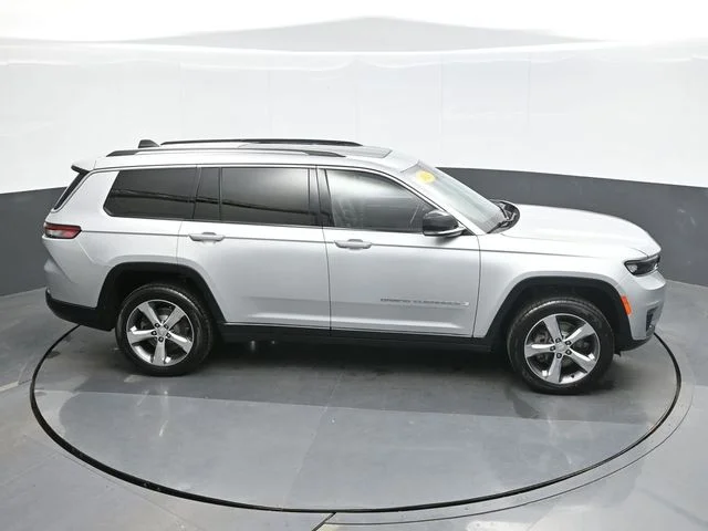 Used 2021 Silver Jeep Limited image 16