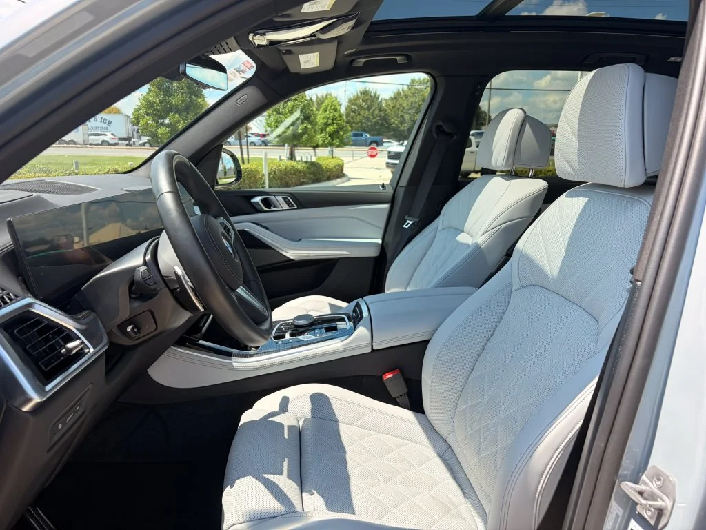 Used 2026 Gray BMW sDrive40i image 12