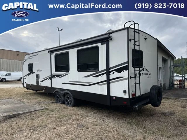 Used 2021  East to West CT 2810 KIK image 6