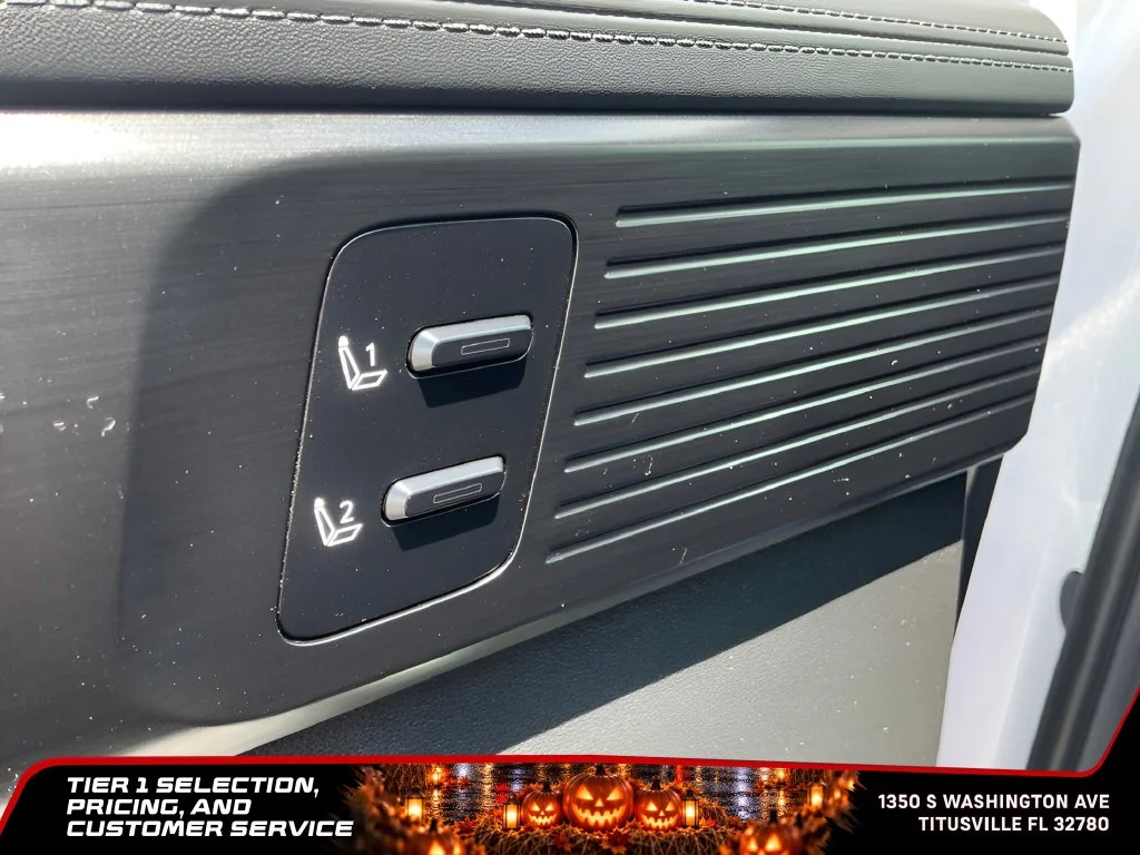 Used 2025 White Hyundai Calligraphy image 24