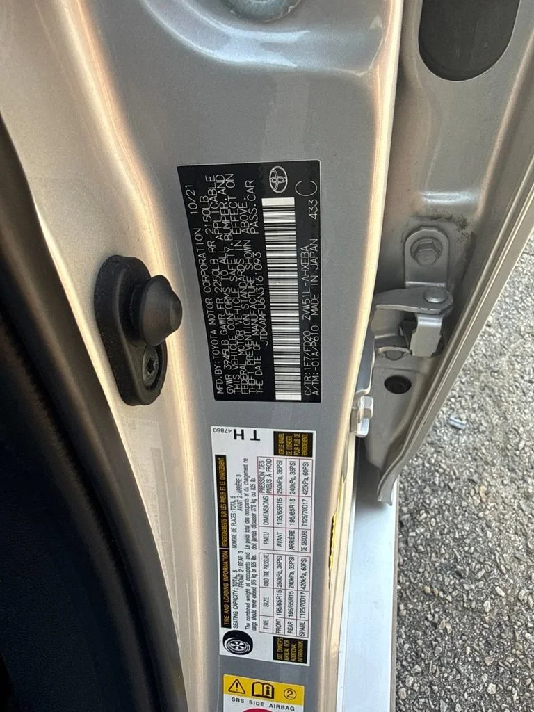 Used 2022 Silver Toyota L Eco image 32