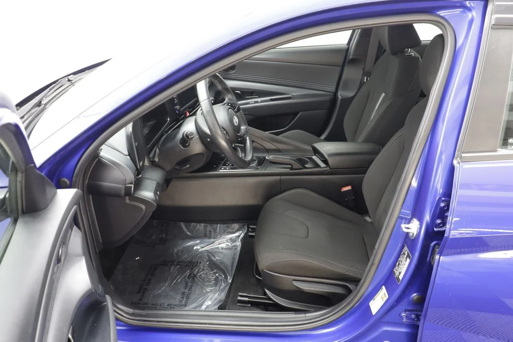 Used 2025 Intense Blue Hyundai SEL Sport image 6