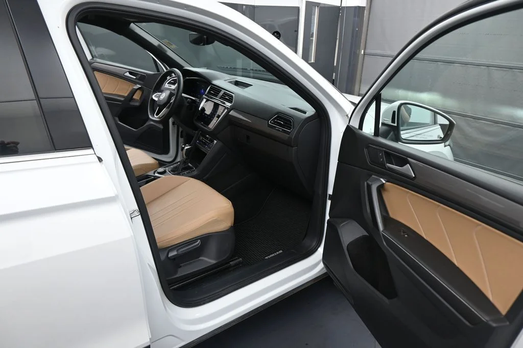 Used 2023 White Volkswagen 2.0T SE image 44
