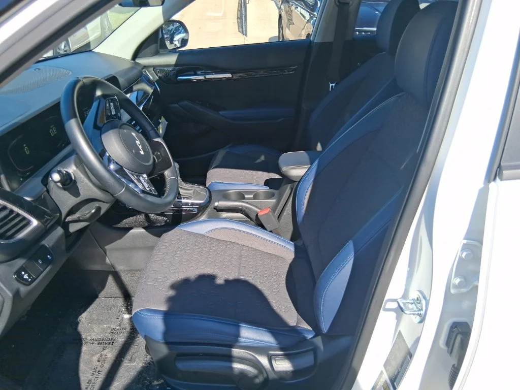 Certified Used 2025 White Kia S image 11
