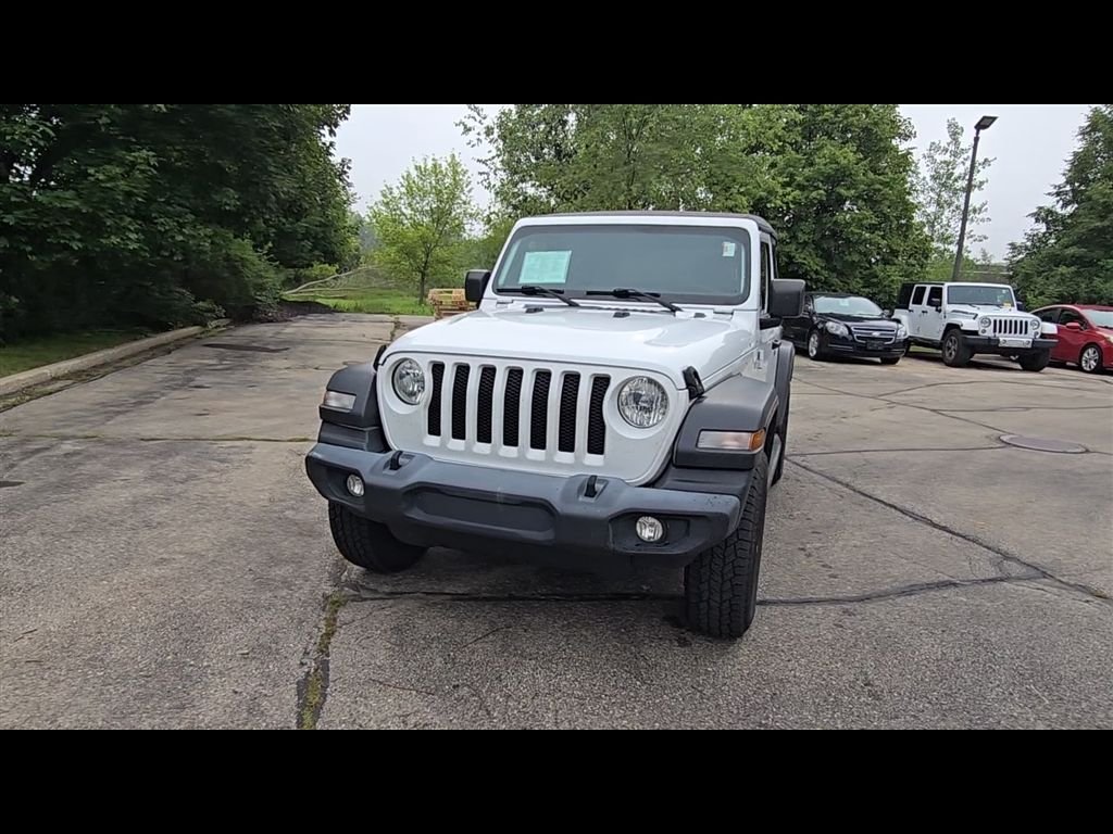 Used 2018 White Jeep Sport image 3