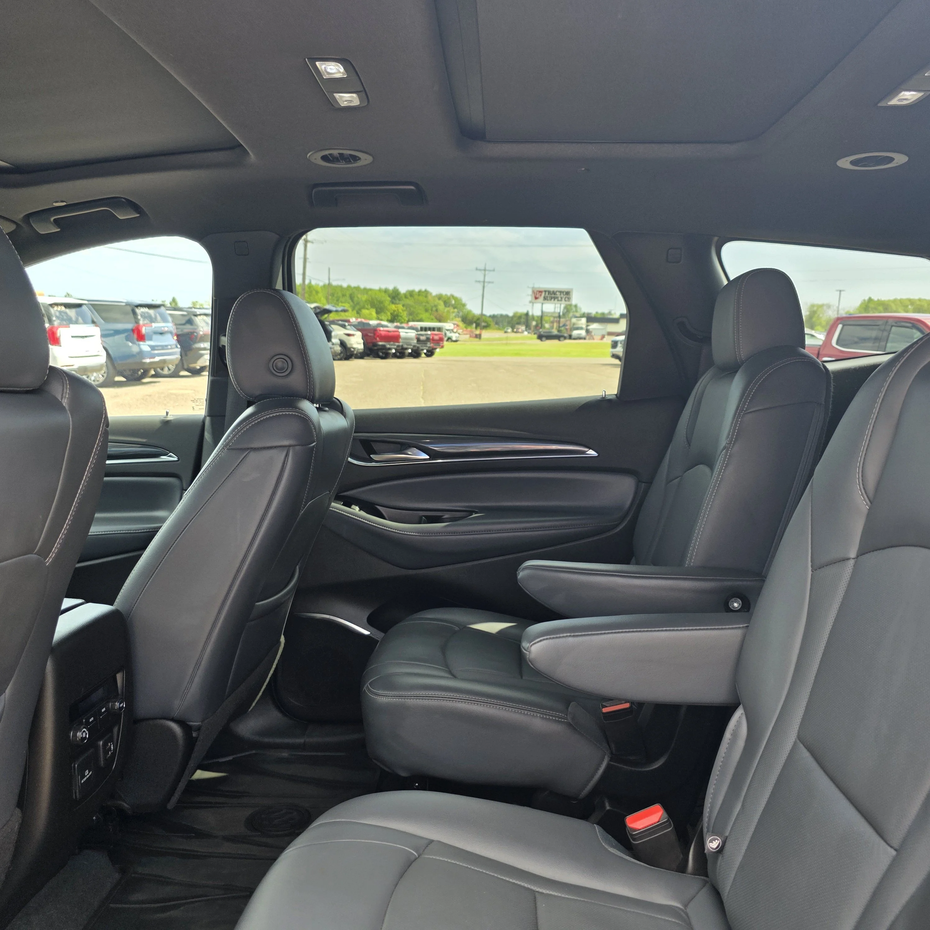 2023 Buick Enclave Essence - Photo 19