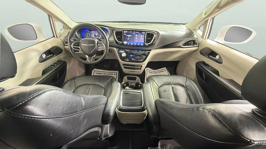 Used 2022 White Chrysler Touring L image 33