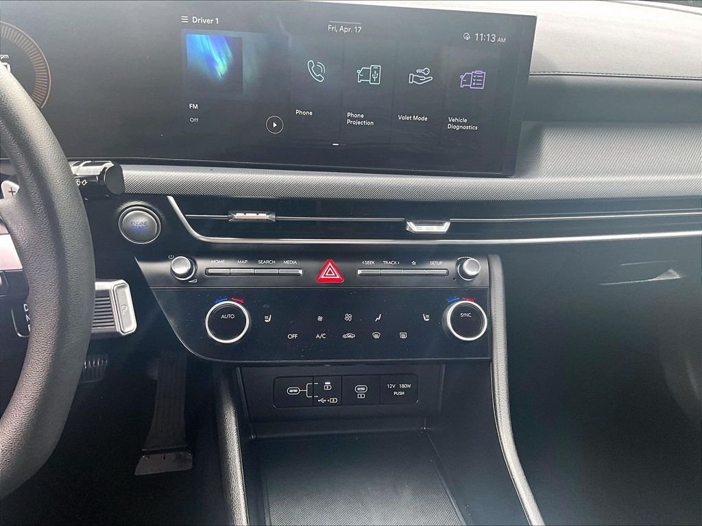 Used 2025 White Hyundai SEL image 24