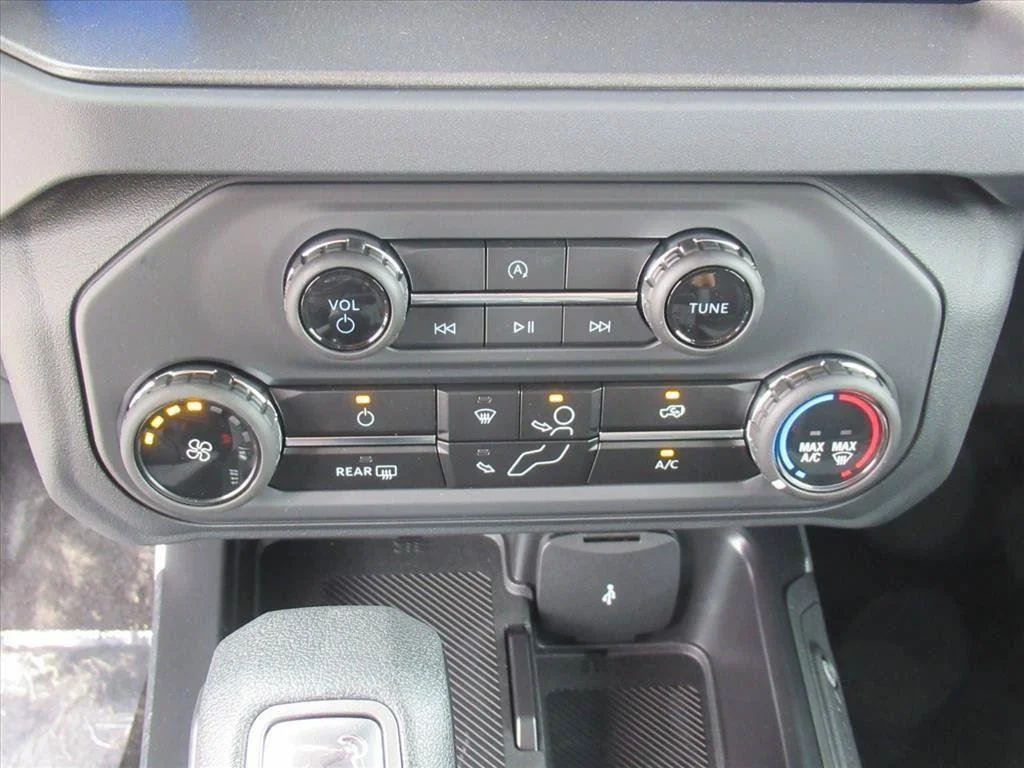 2025 Ford Bronco 4-Door Base - Photo 23