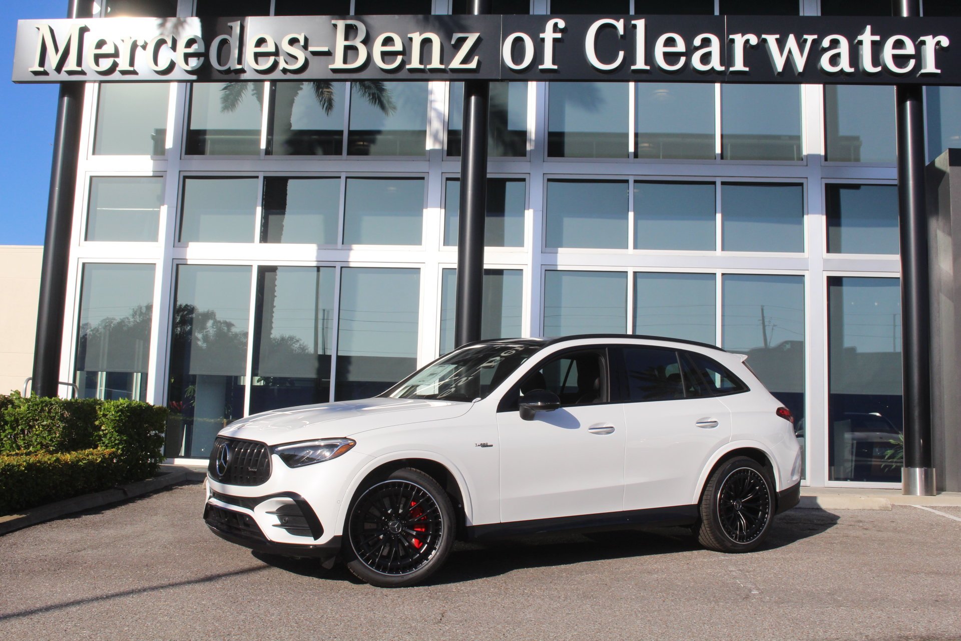 New 2026 MANUFAKTUR Moonlight White Metallic Mercedes-Benz AMG® GLC 43 image 30