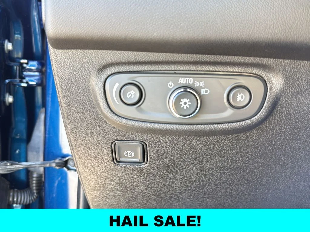 Used 2022 Blue GMC SLT image 19