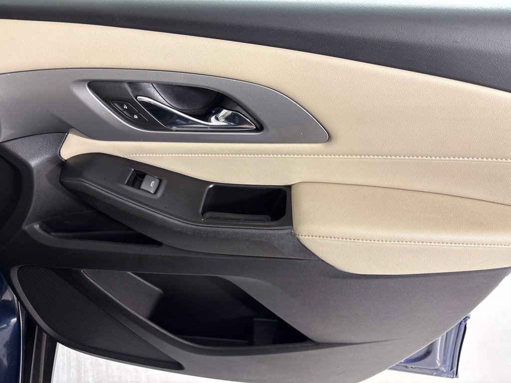 Used 2022 Blue Chevrolet LS image 17