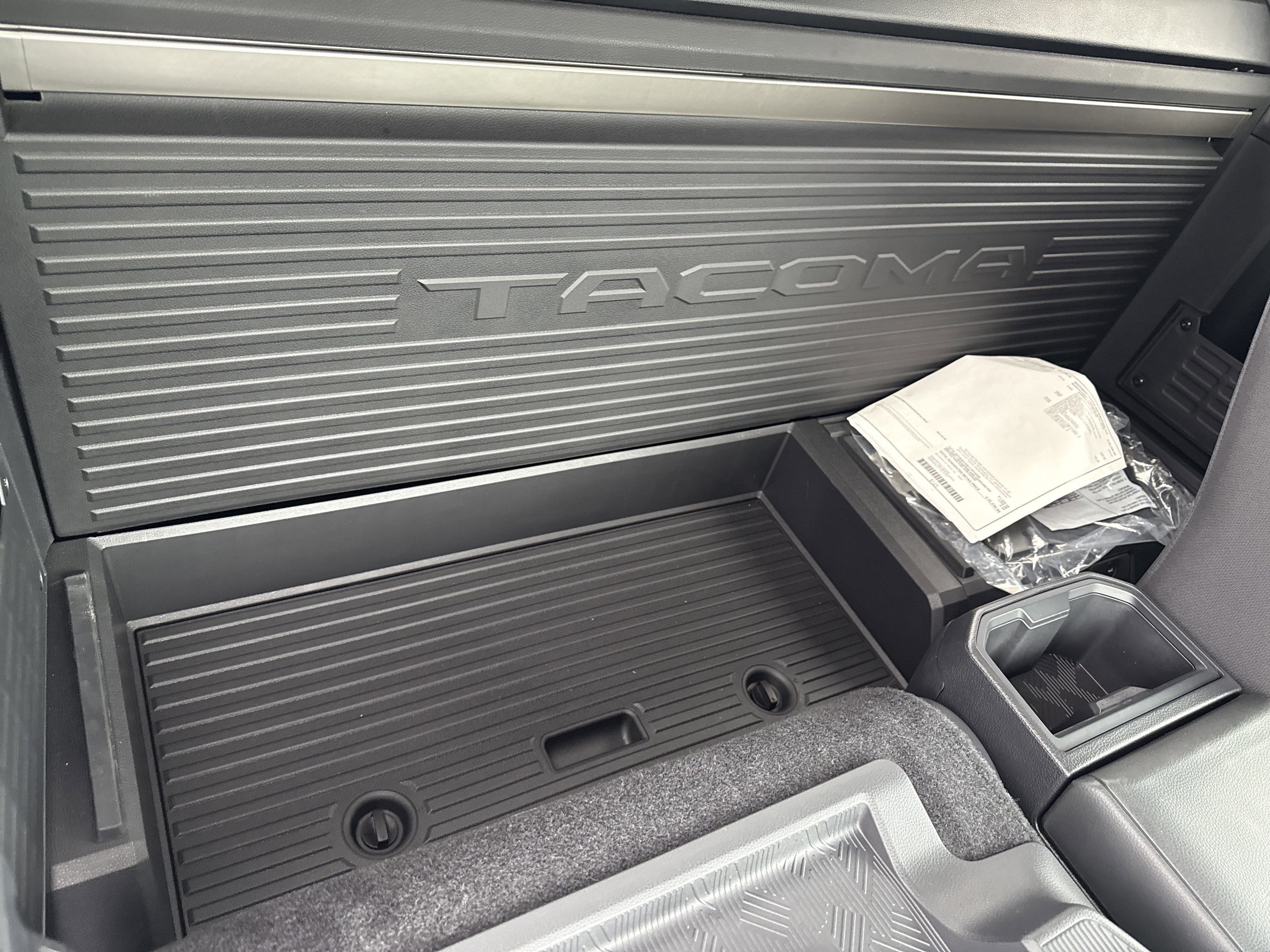 Used 2025  Toyota  image 26