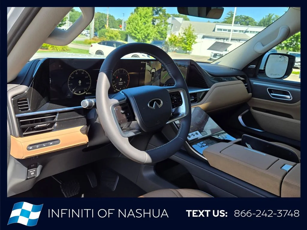 New 2027 RADIANT WHITE INFINITI Luxe 4WD image 4