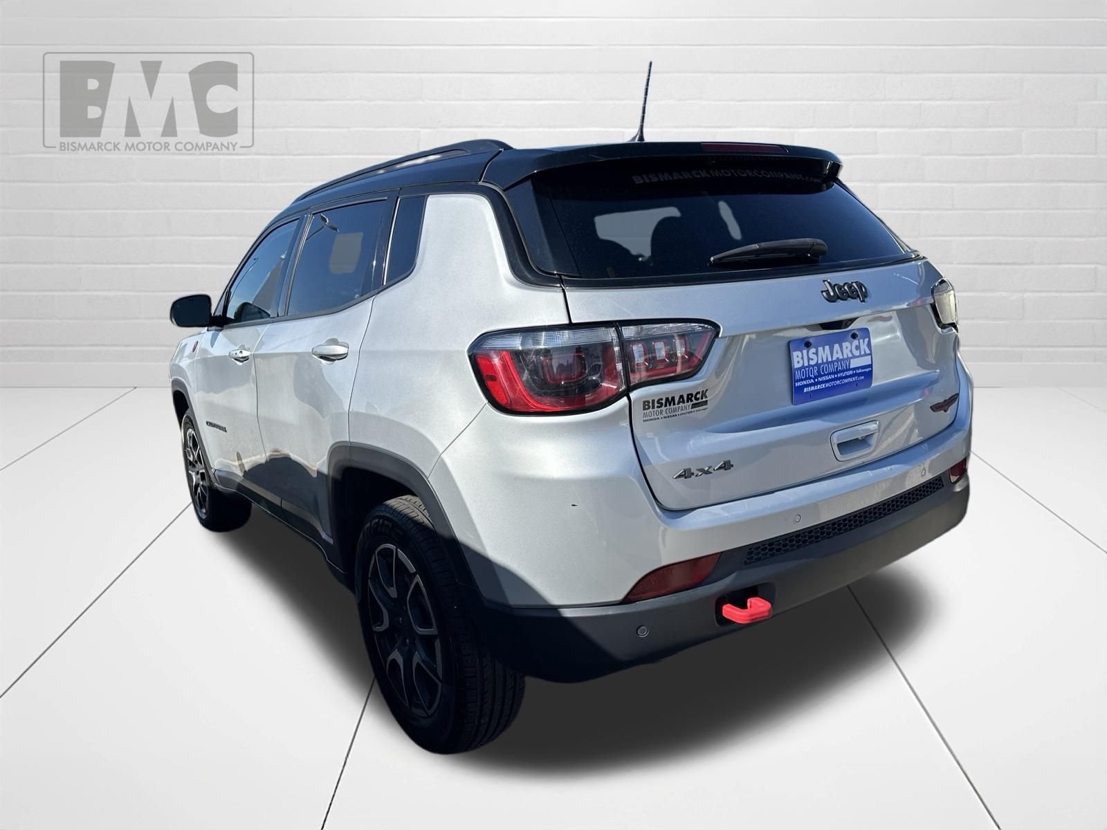 Used 2024 Silver Jeep Trailhawk image 4