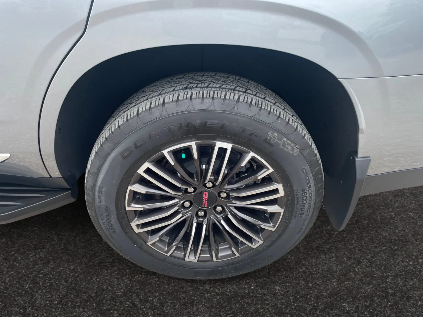 New 2026 Sterling Metallic GMC Elevation image 9