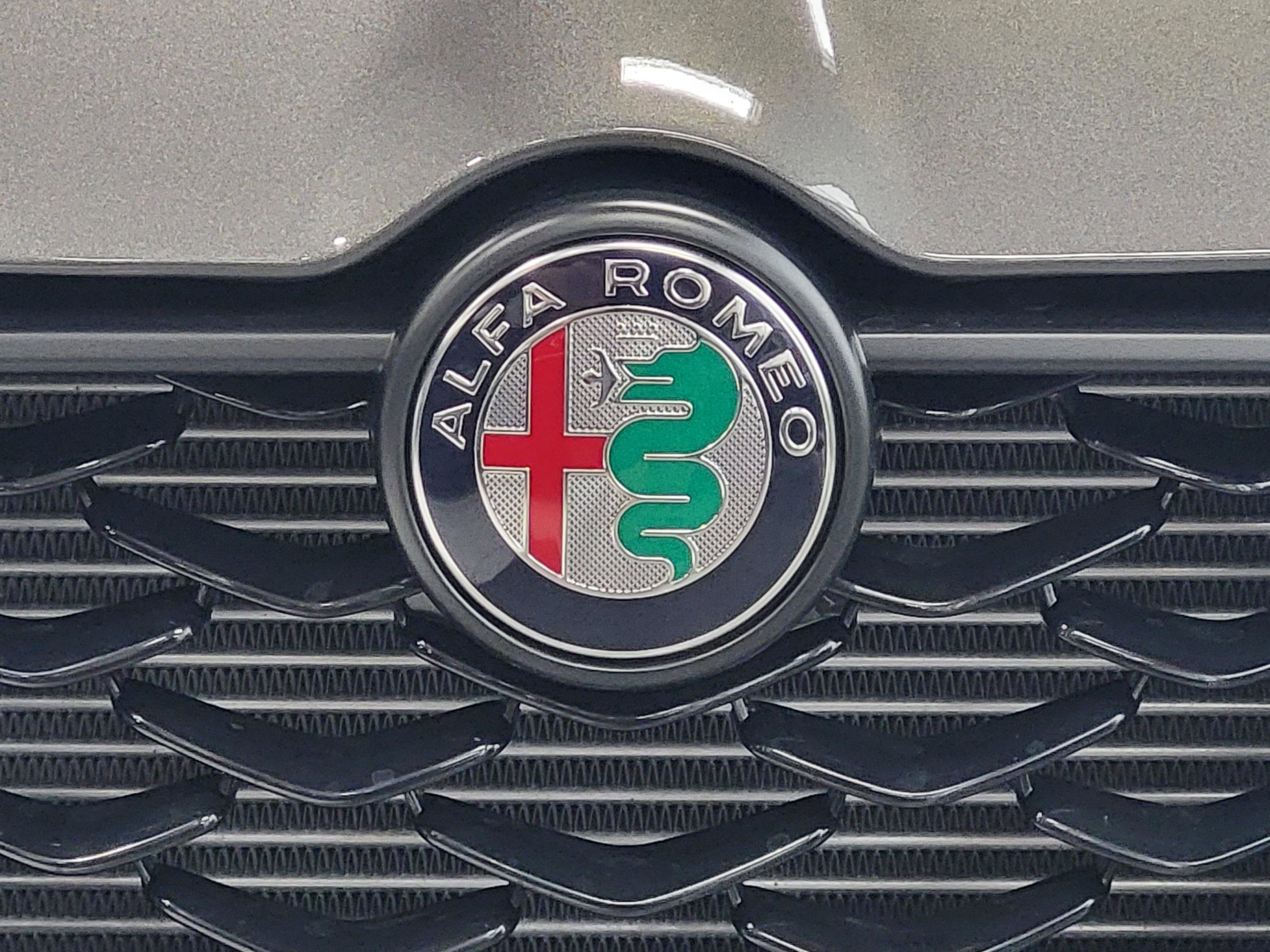 2025 Alfa Romeo Tonale Base - Photo 10