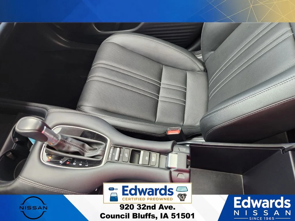 Used 2024 White Honda EX-L image 30