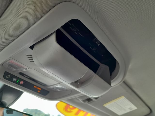 Used 2019 White Chevrolet LT image 29