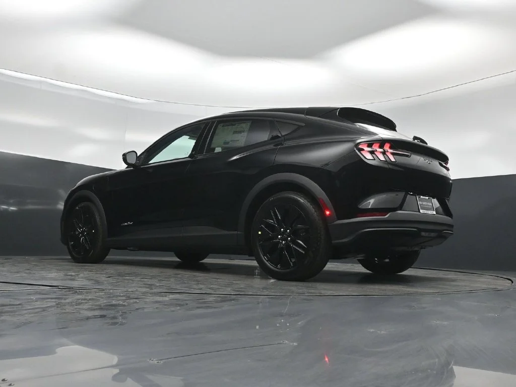 New 2026 Shadow Black Ford Select image 44
