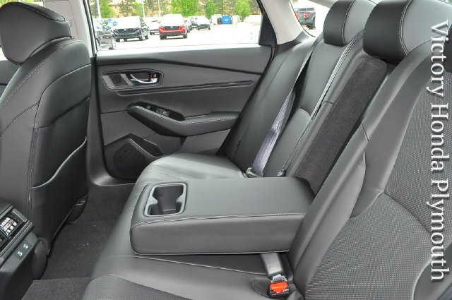 New 2026 Platinum White Pearl Honda Touring image 13