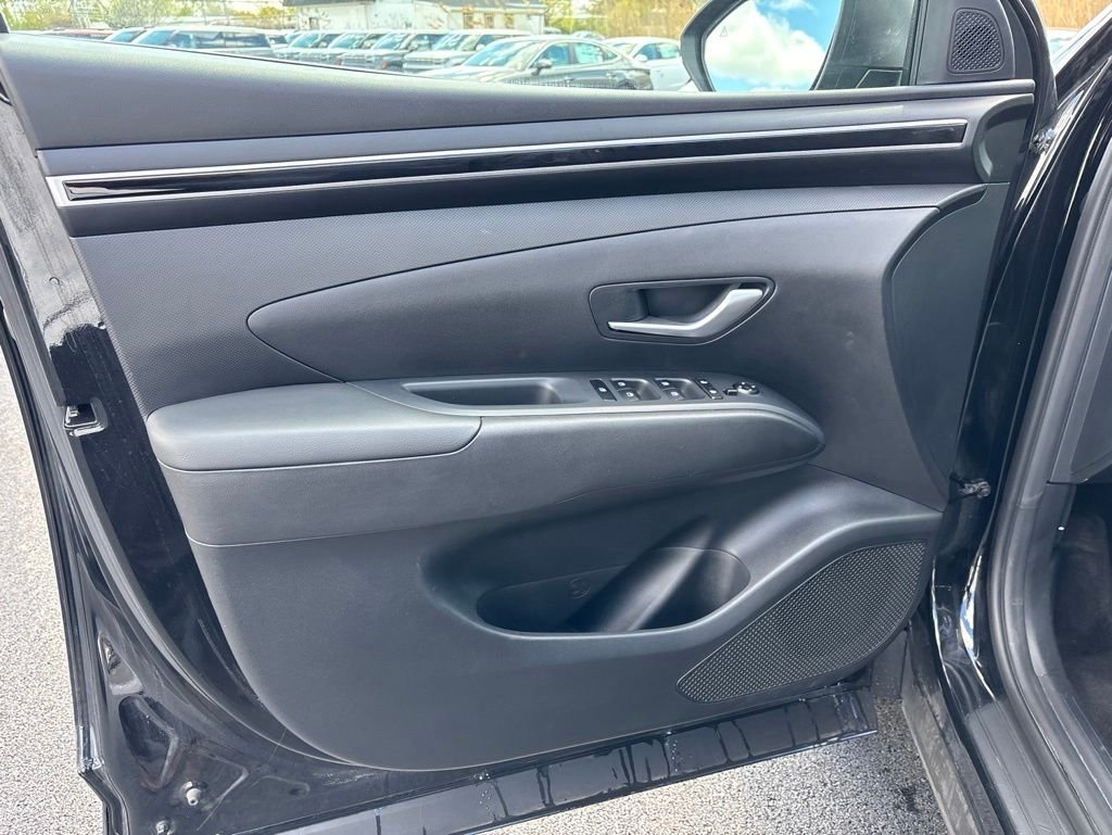 Used 2023 Black Hyundai SEL image 18