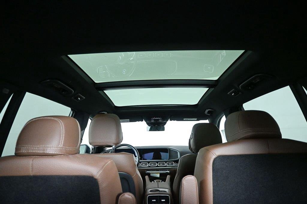 New 2026 MANUFAKTUR Moonlight White Metallic Mercedes-Benz GLS 450 image 20