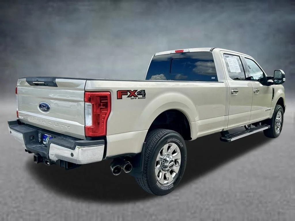Used 2017 White Gold Metallic Ford Lariat image 5