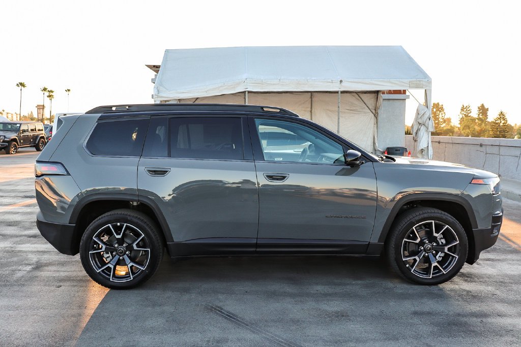 New 2026 Sting-Gray Clearcoat Jeep Overland image 12