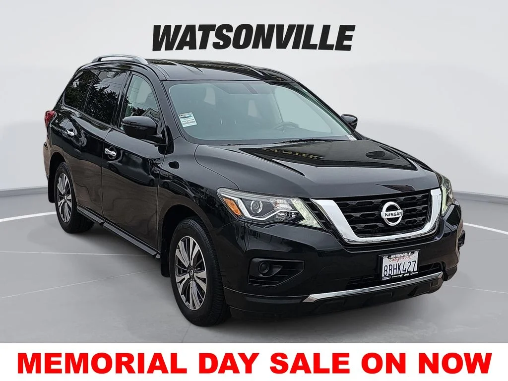 2017 Nissan Pathfinder S 2WD's photo