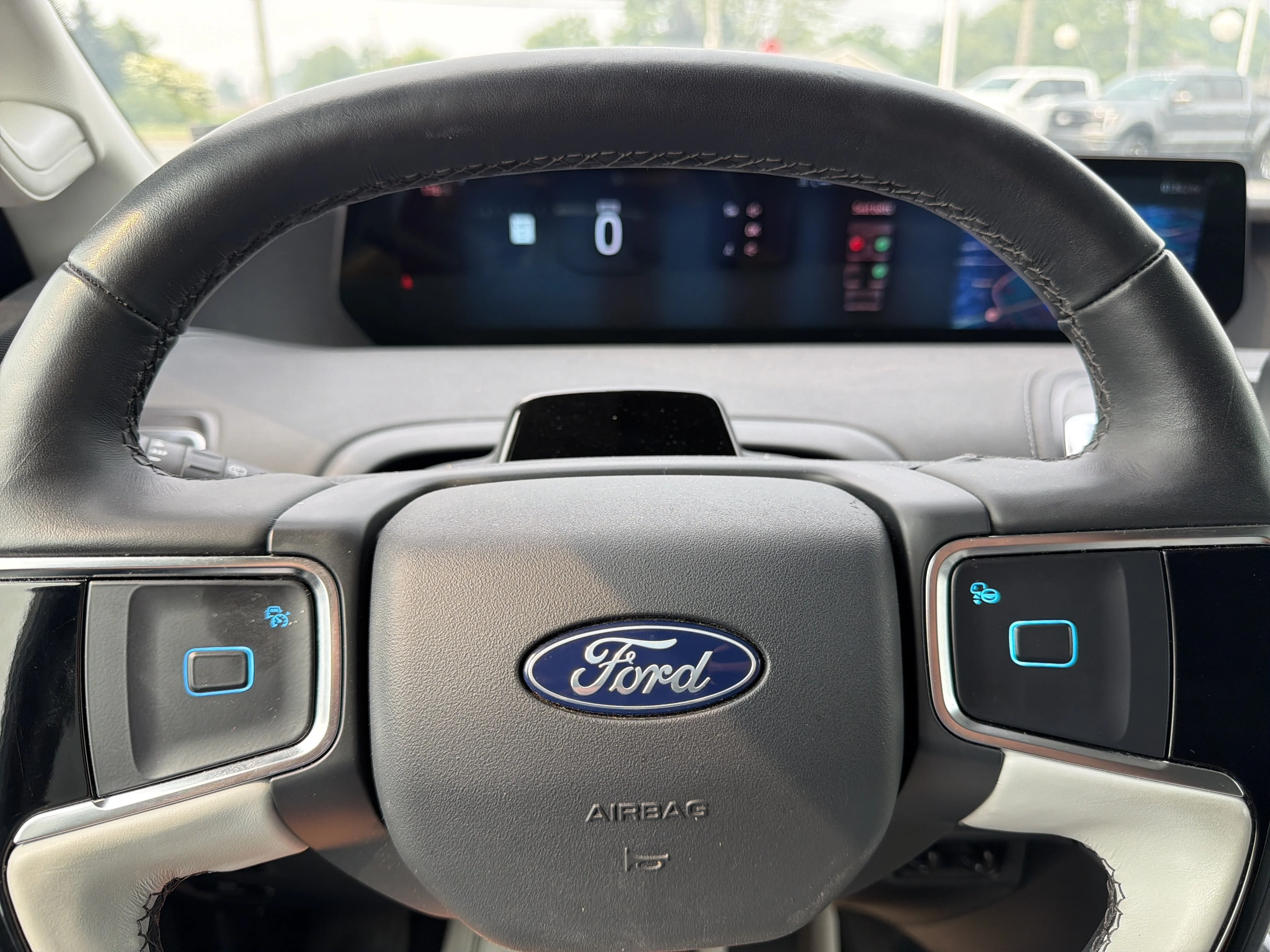 Used 2025 Silver Metallic Ford Platinum image 18