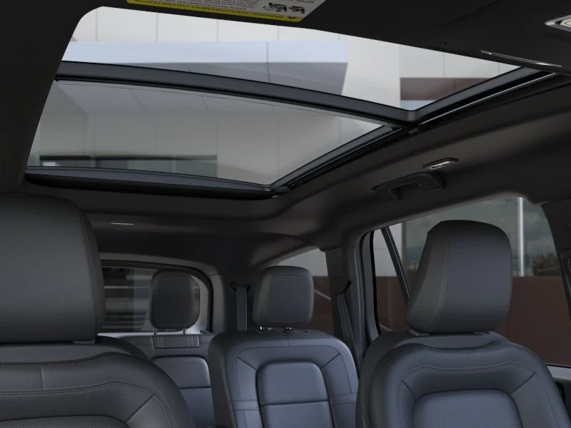 Used 2025 Ceramic Pearl Metallic Tri-Coat Lincoln Reserve image 22