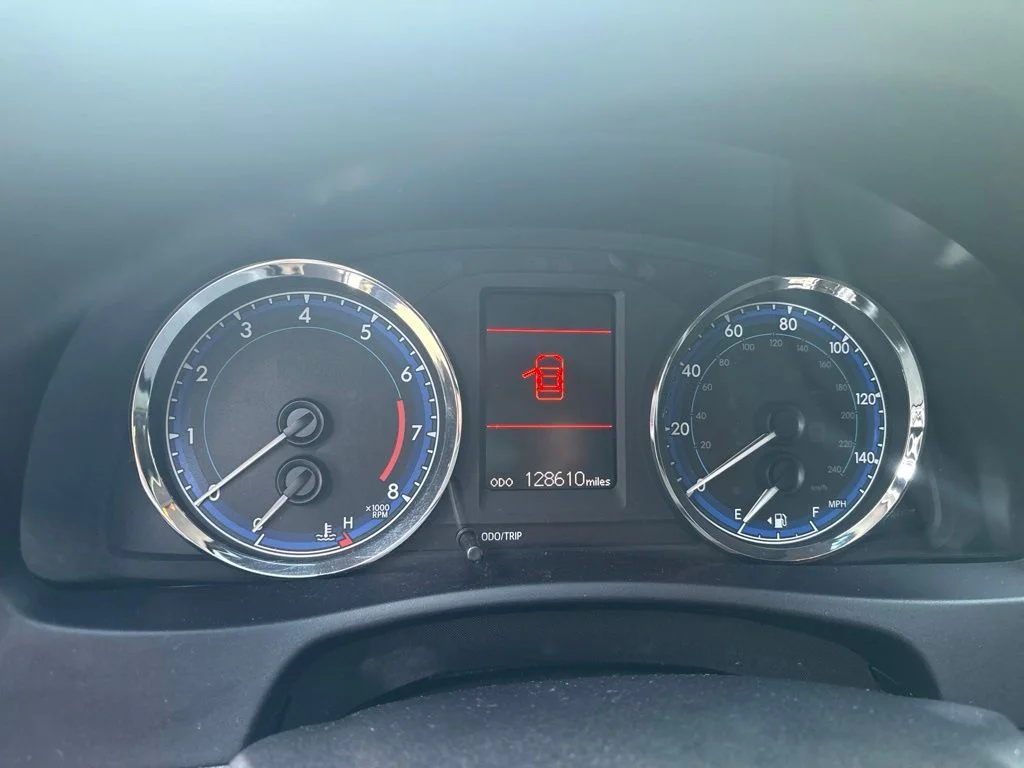 Used 2019 Silver Toyota LE image 4