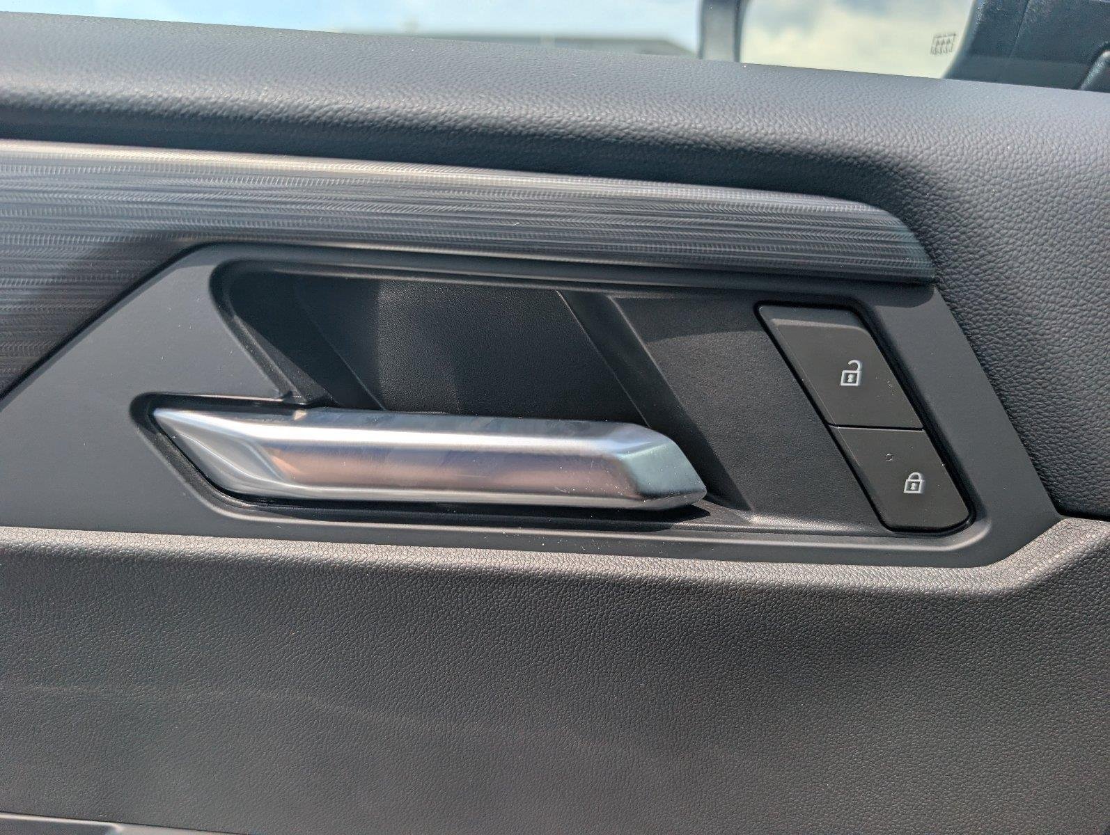 New 2027 Summit White GMC Elevation image 29