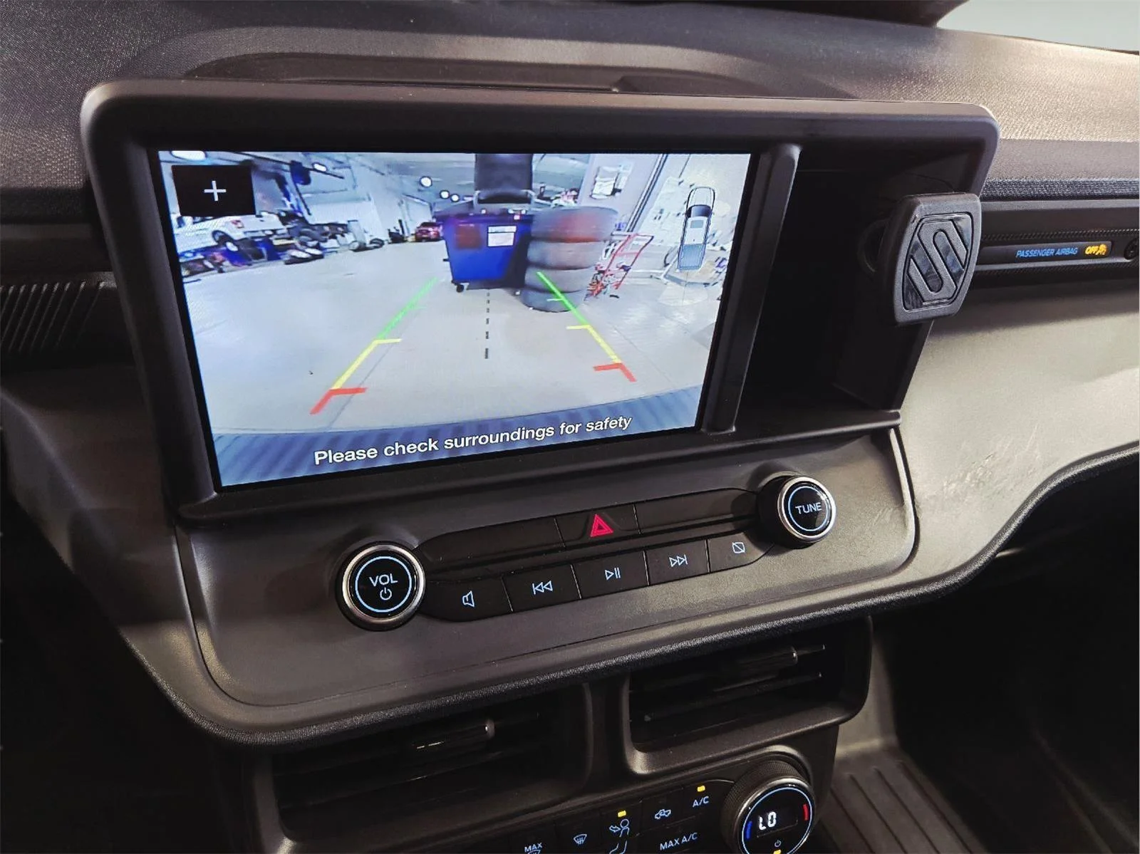 Used 2022 Oxford White Ford XL image 25