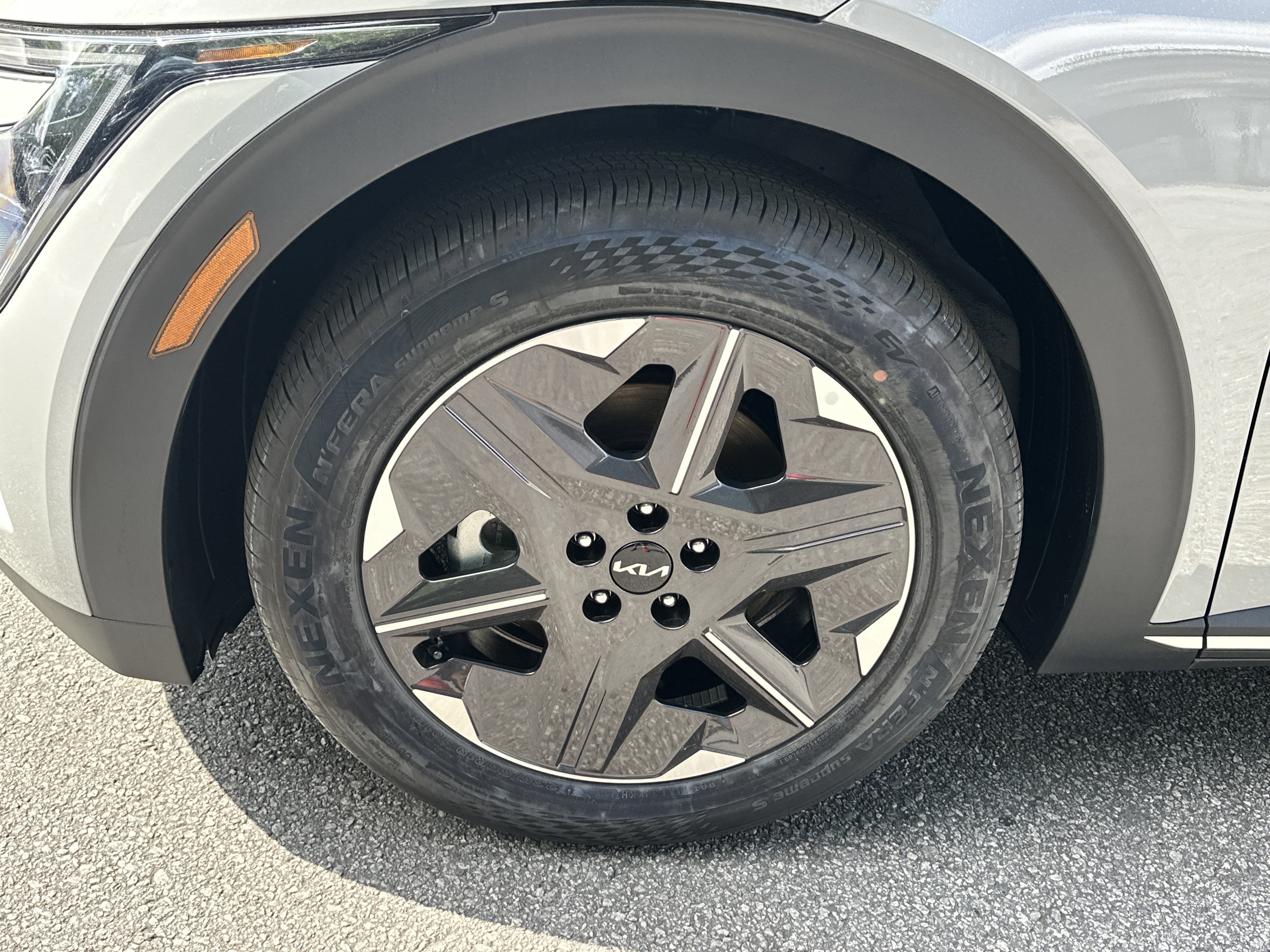 New 2026 Wolf Gray Kia LIGHT image 12
