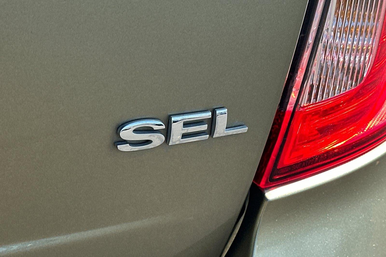 Used 2013 Ginger Ale Metallic Ford SEL image 23